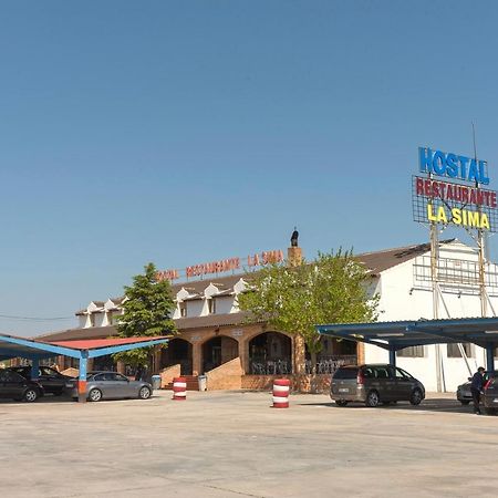 Hotel-Restaurante La Sima Castillo de Garcimunoz Bagian luar foto